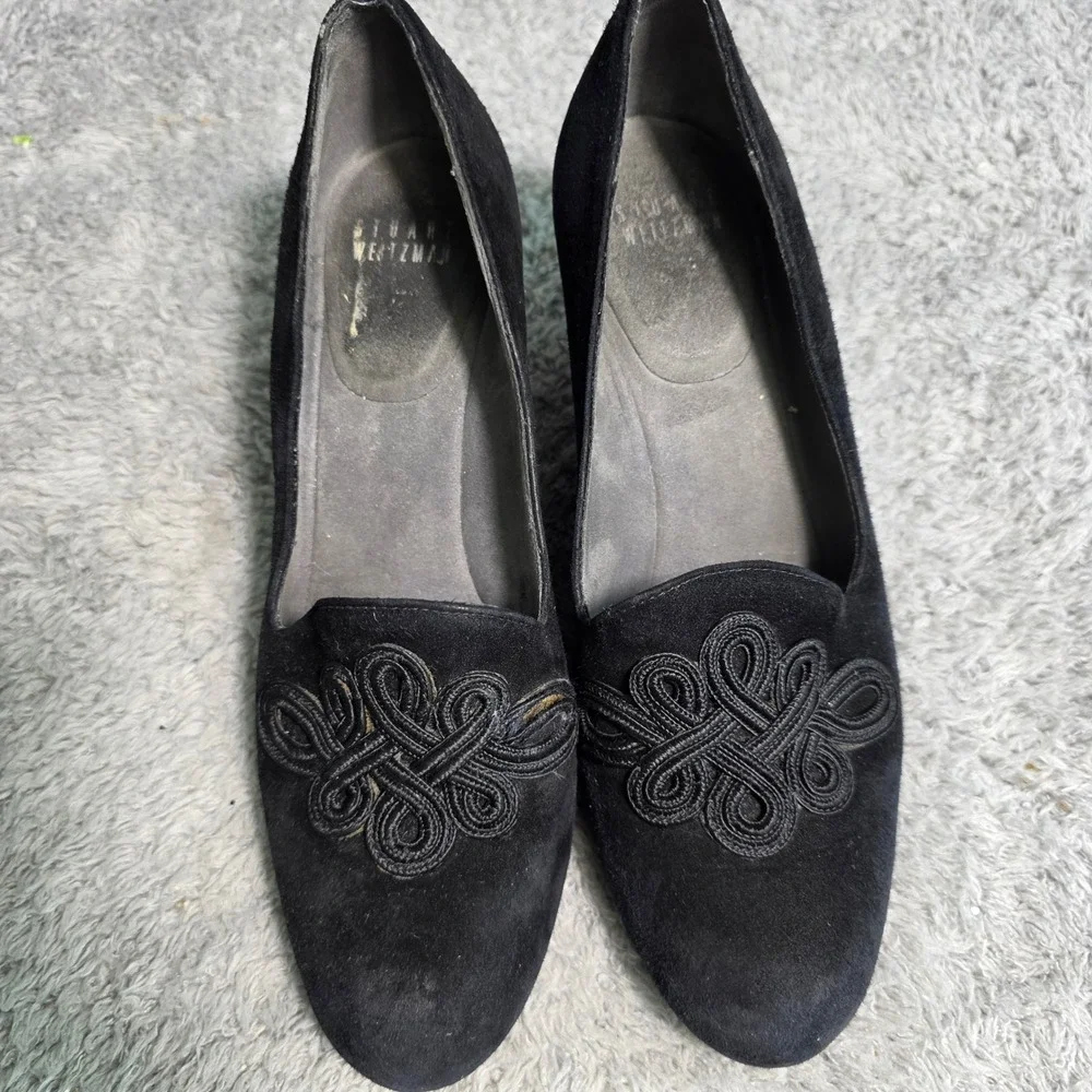 VTG Stuart Weitzman Wedge Pumps Black Suede Embroidered Scroll Womens 6.5 M - Picture 2 of 5